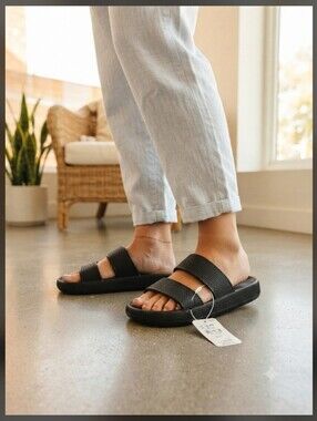 Victoria's Secret Pink Black Textured Dual-Strap Slides